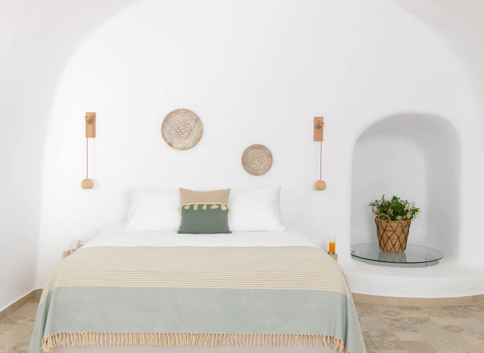 Serenity Honeymoon Cave Studio with Private Plunge Pool