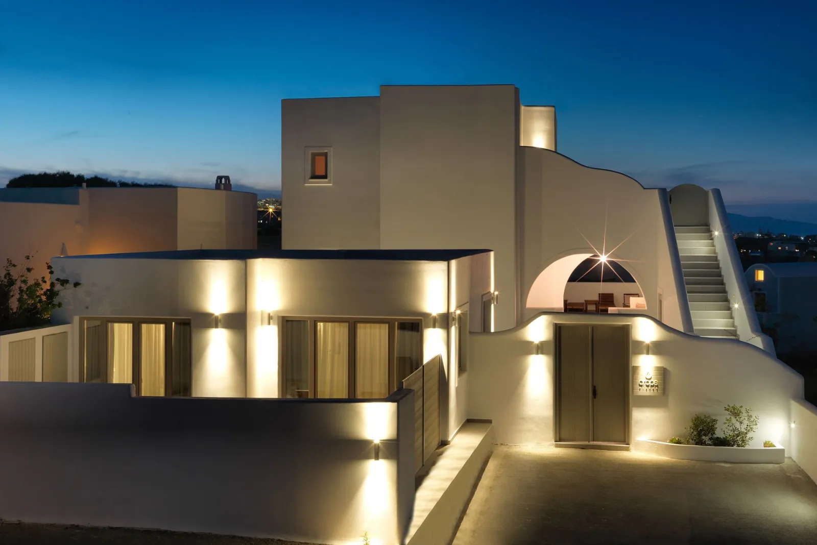 "Drops" Entire Private Villa * Pool * Jacuzzi * 5 BDR
