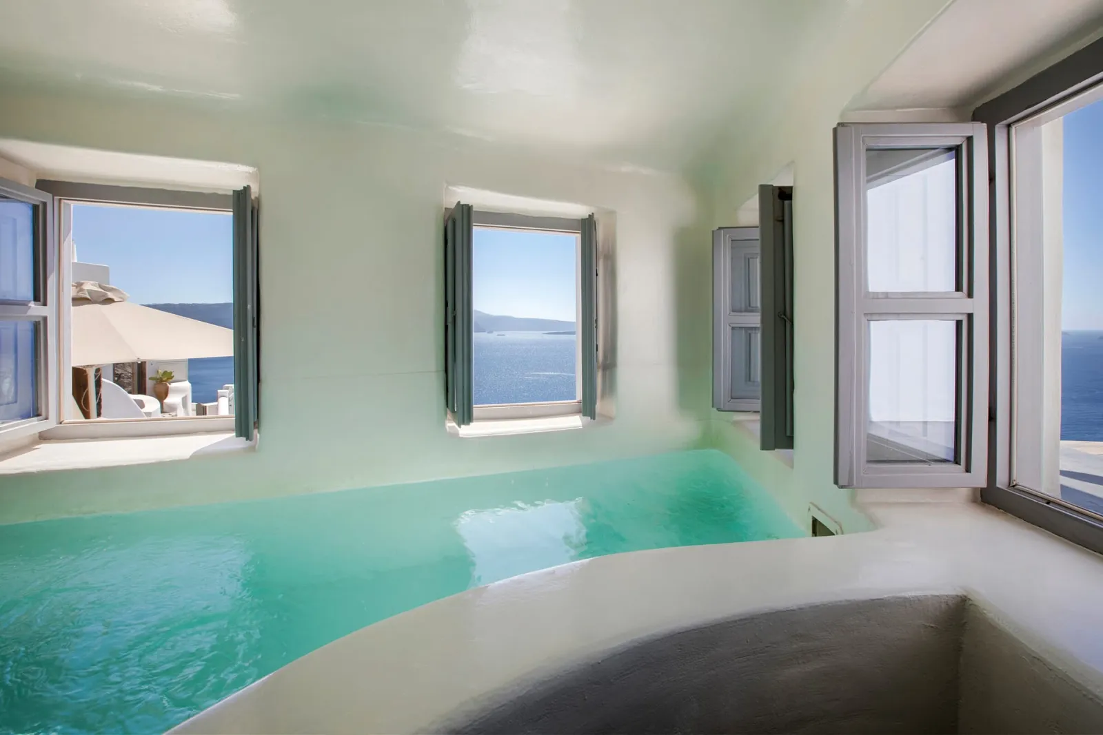 Deluxe Suite with Indoor Plunge Pool and Caldera View