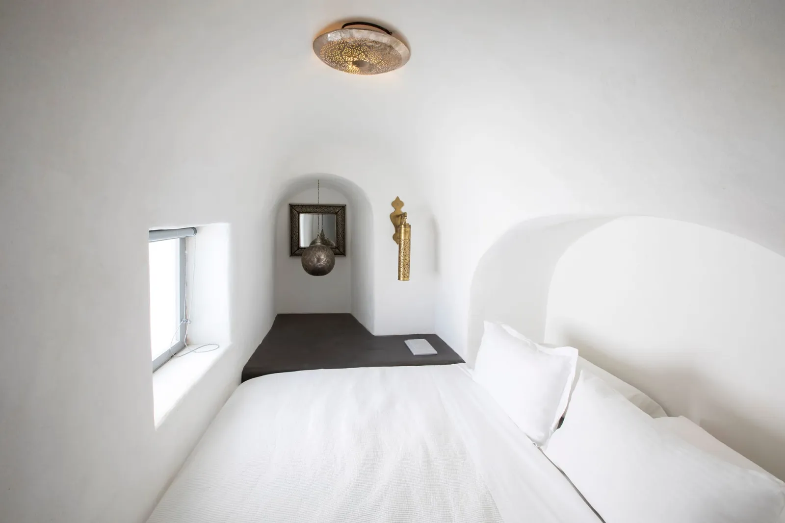 Double Room with Hot Tub and Partial Caldera View