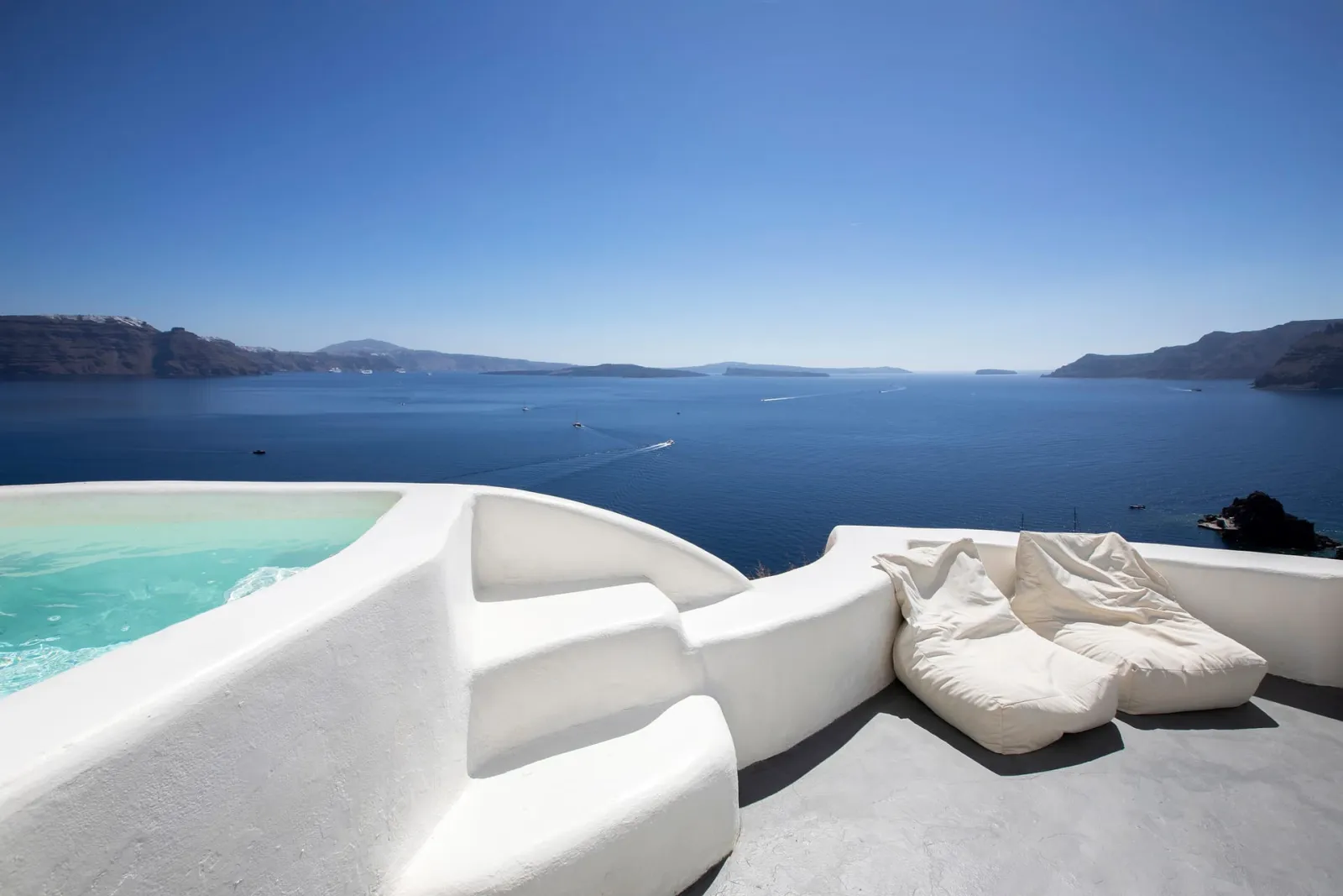 Superior Suite with Hot Tub and Caldera View