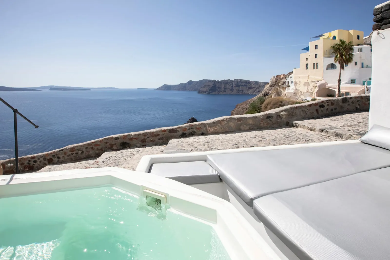 Superior Suite with Hot Tub and Caldera View