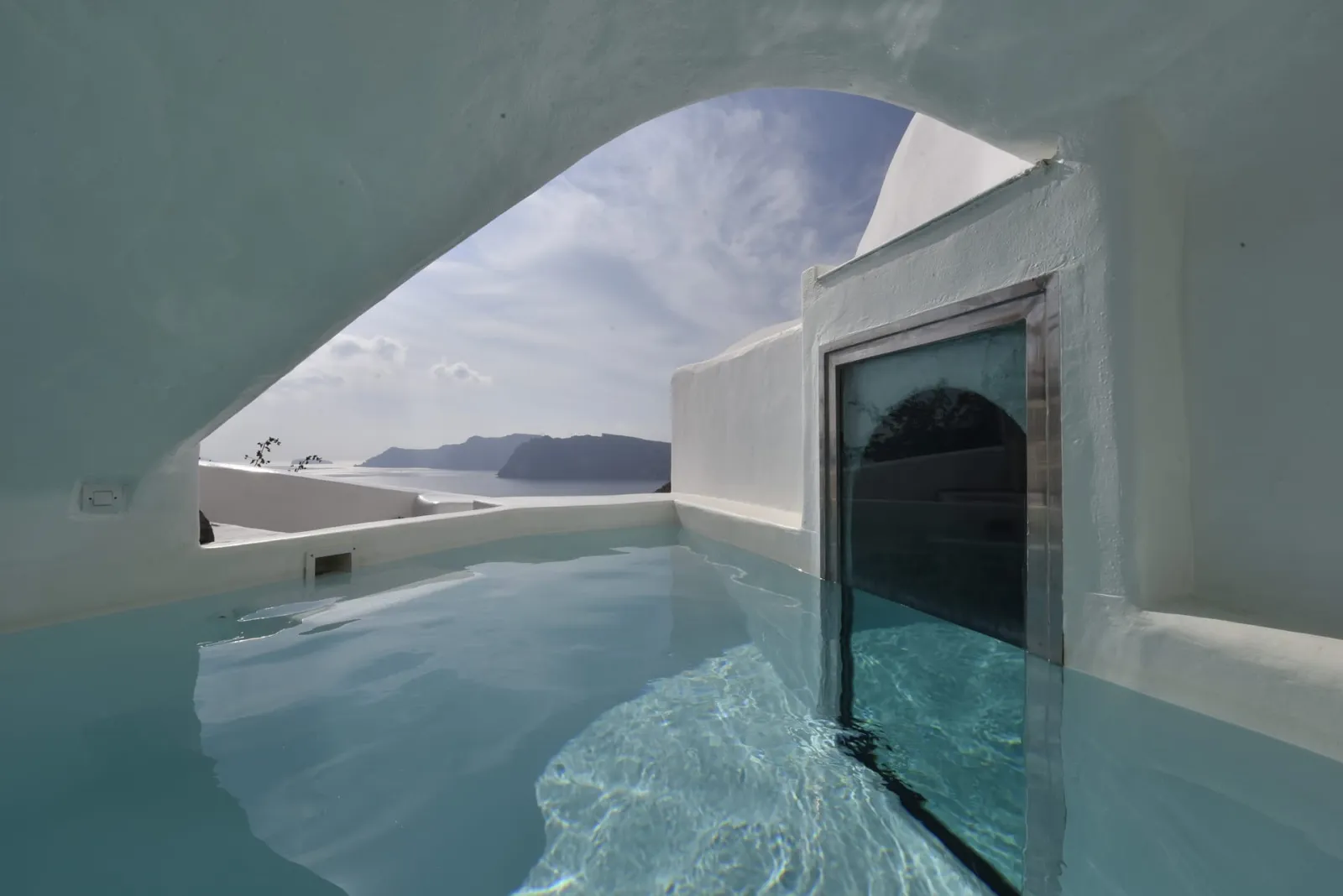 Superior Suite with Outdoor Plunge Pool and Caldera View