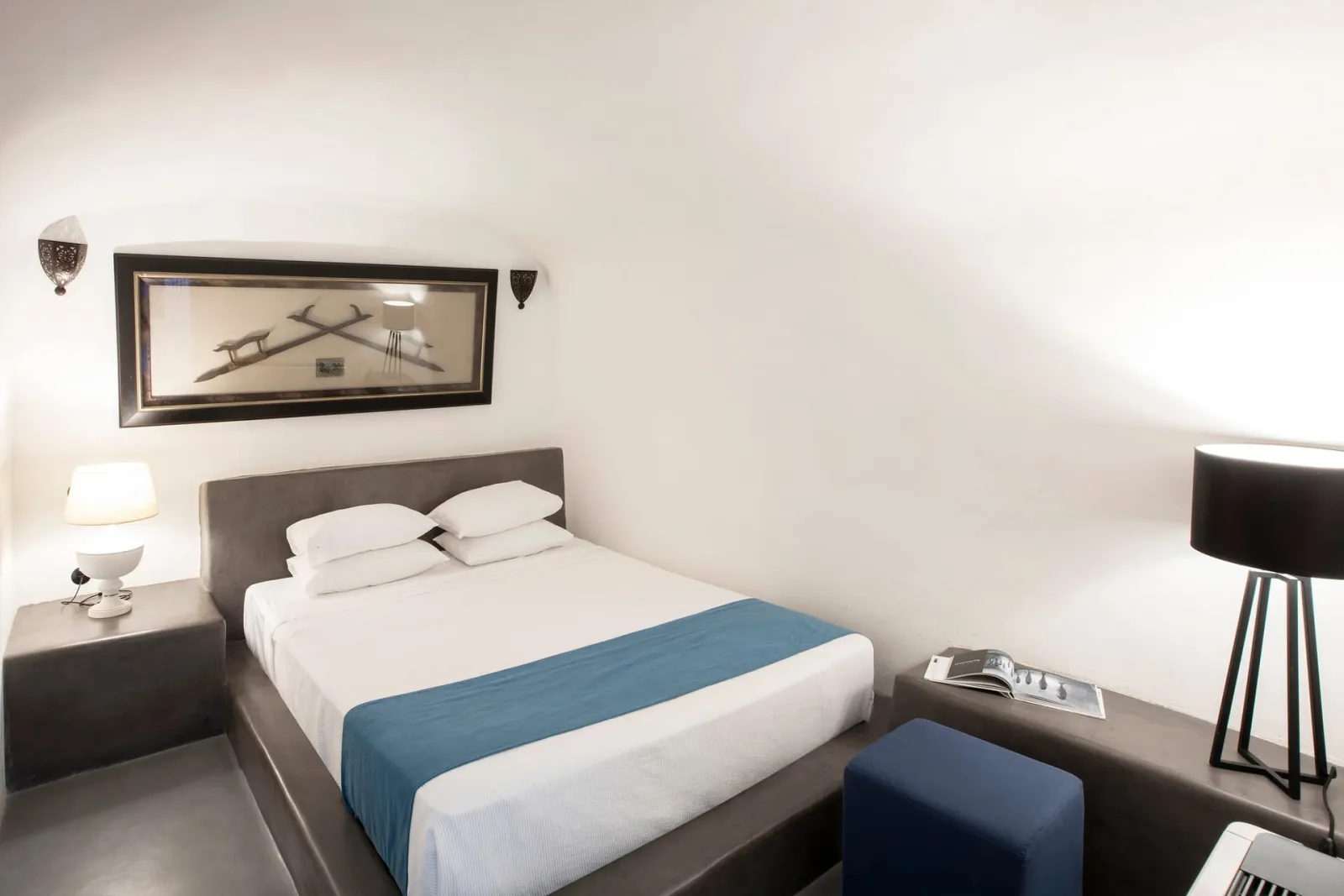 Double Room with Sharing Plunge Pool and Partial Caldera View