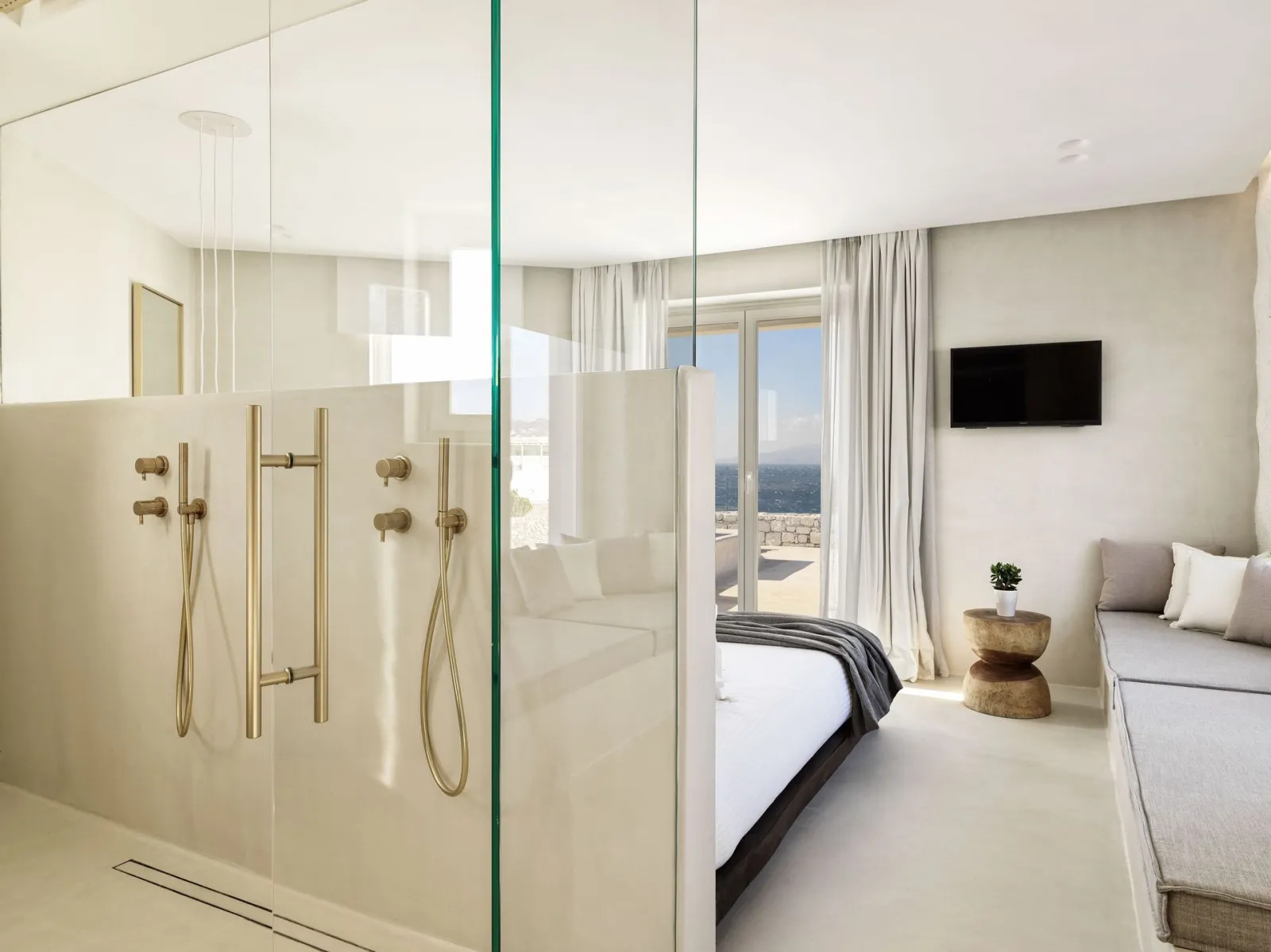 Deluxe Room with Private Heated Jetted Tub Sea View