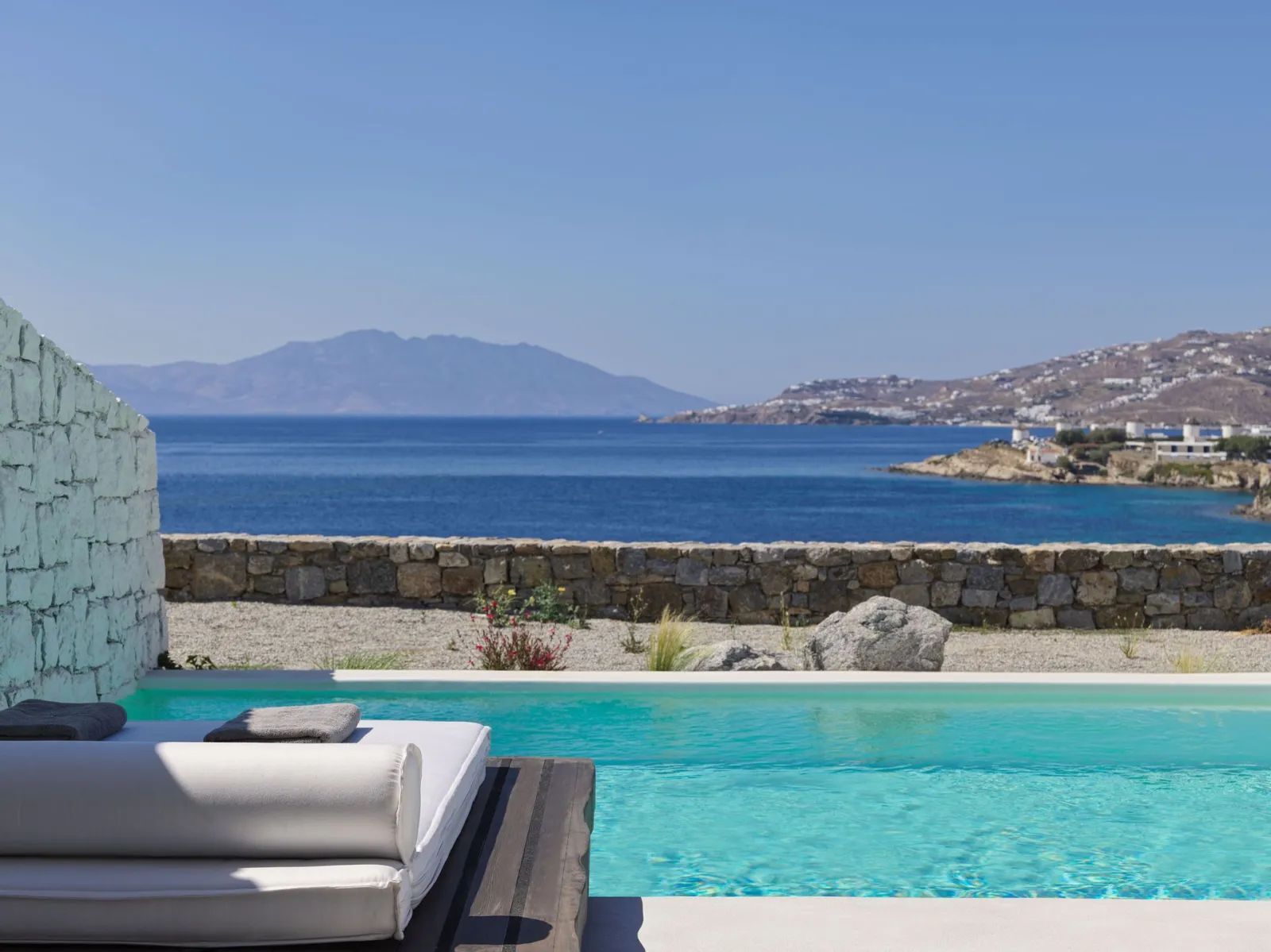 Junior Suite with Private Heated Pool Sea View