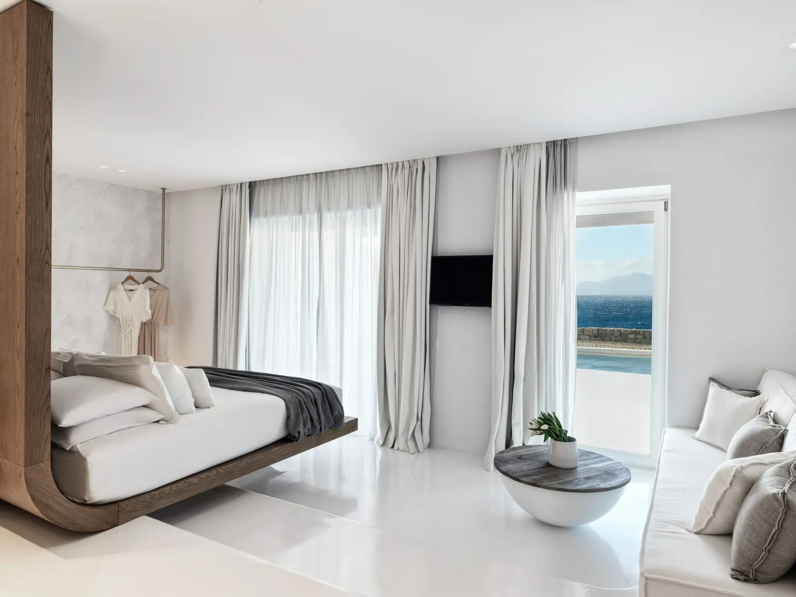 Signature Suite with Private Heated Pool Sea View