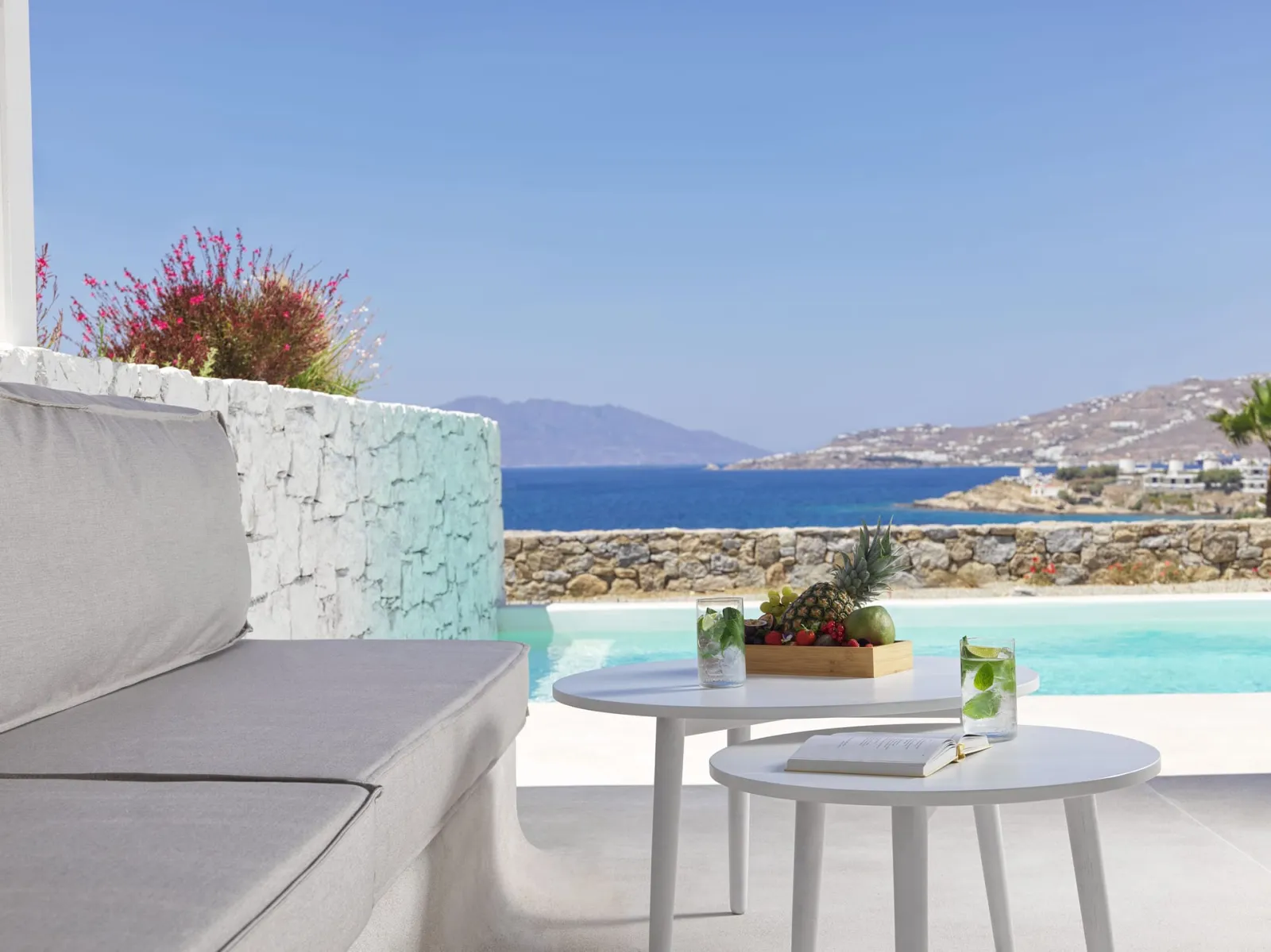 Signature Suite with Private Heated Pool Sea View