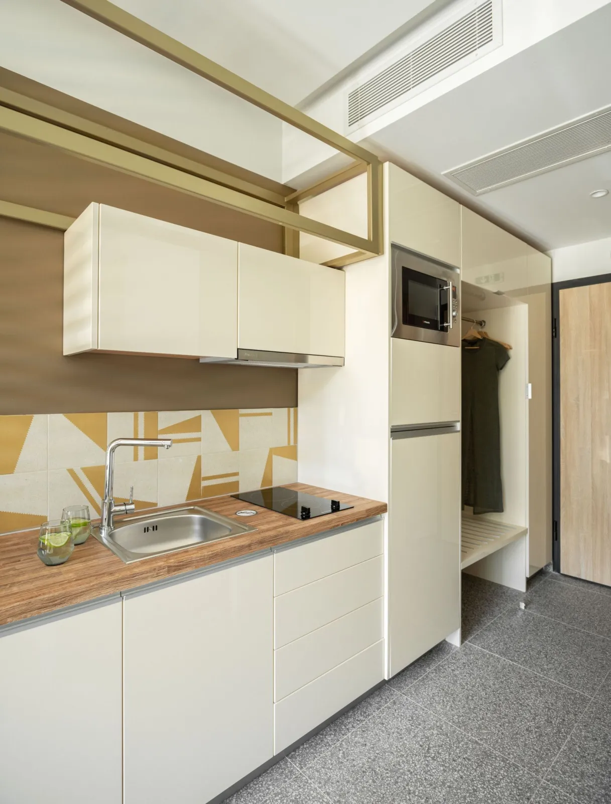 Studio Apartment