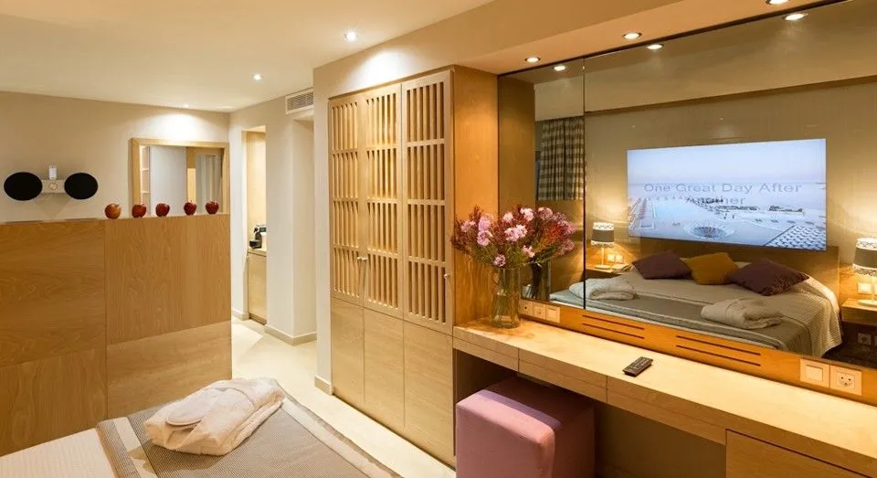 Pool Suite