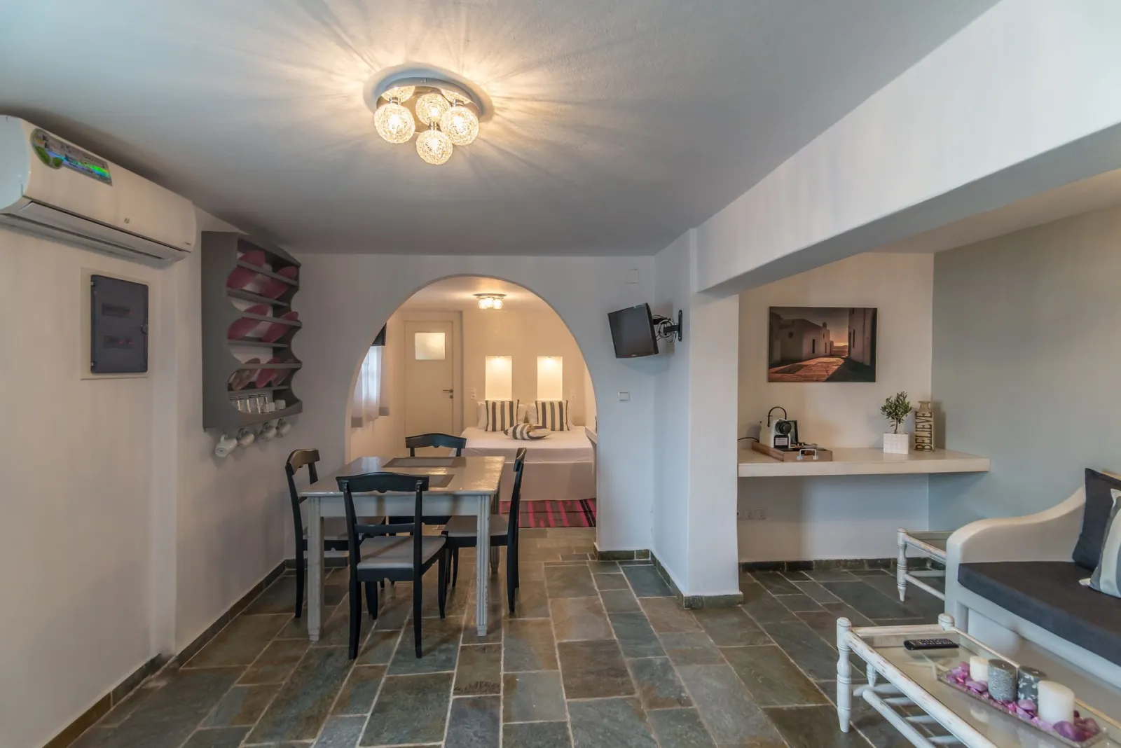 Studio with Kitchen