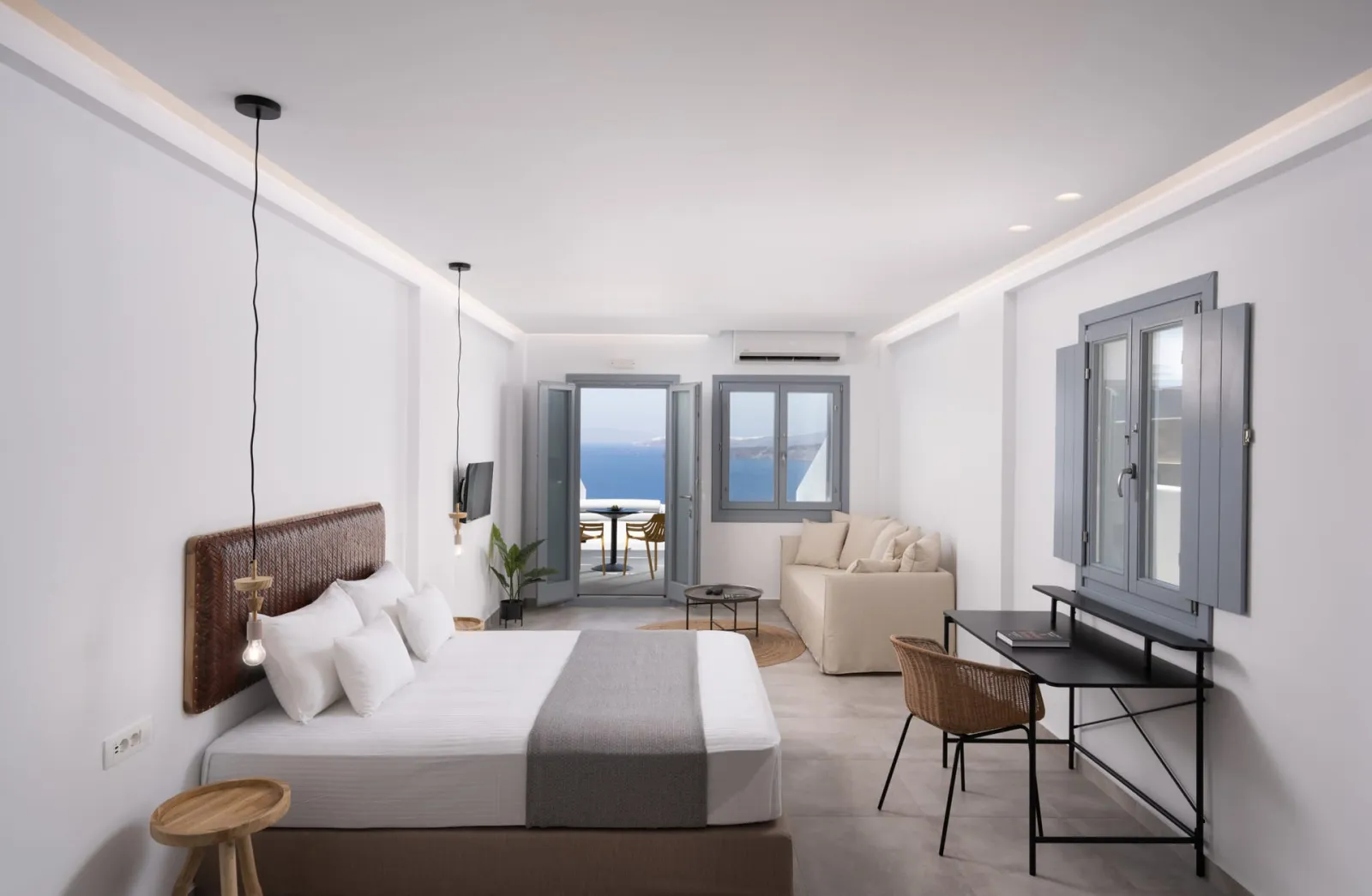Premium Suite with Outdoor Mini Plunge Pool & Caldera View