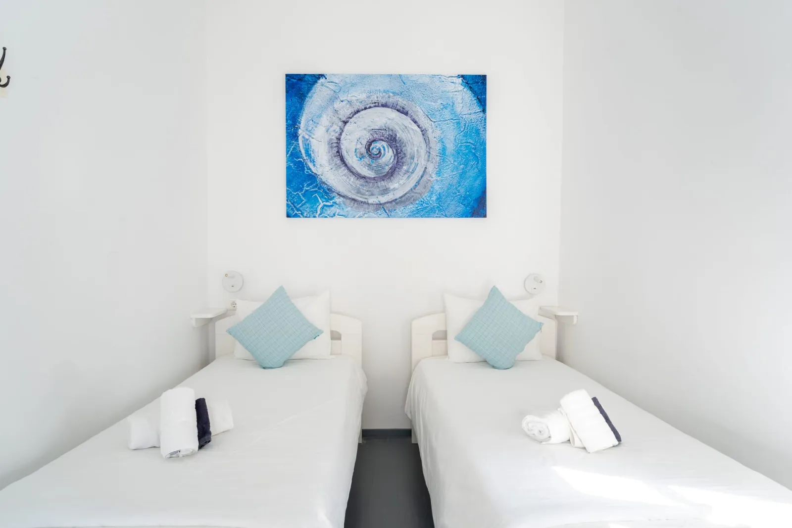 Room 6- Twin Room with Veranda