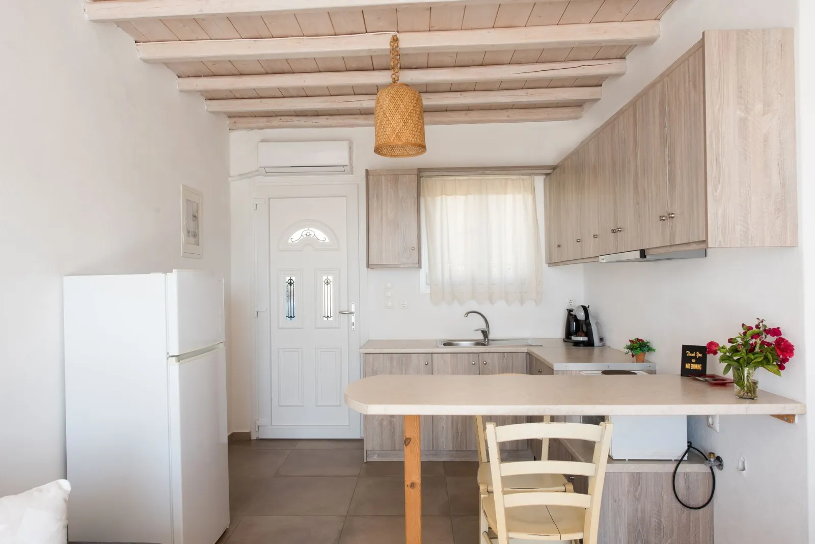 Deluxe Queen Studio Seaview