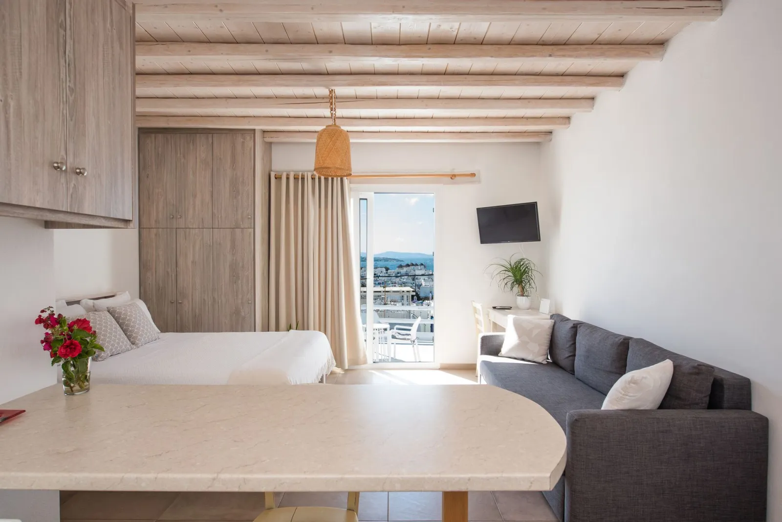Deluxe Queen Studio Seaview