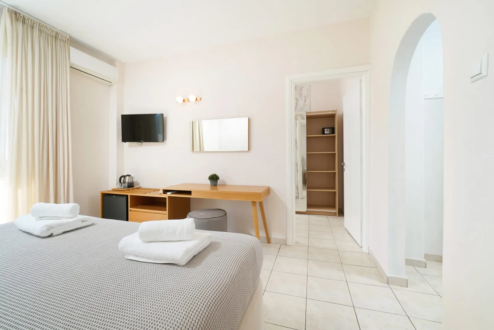 Suite with mountain view