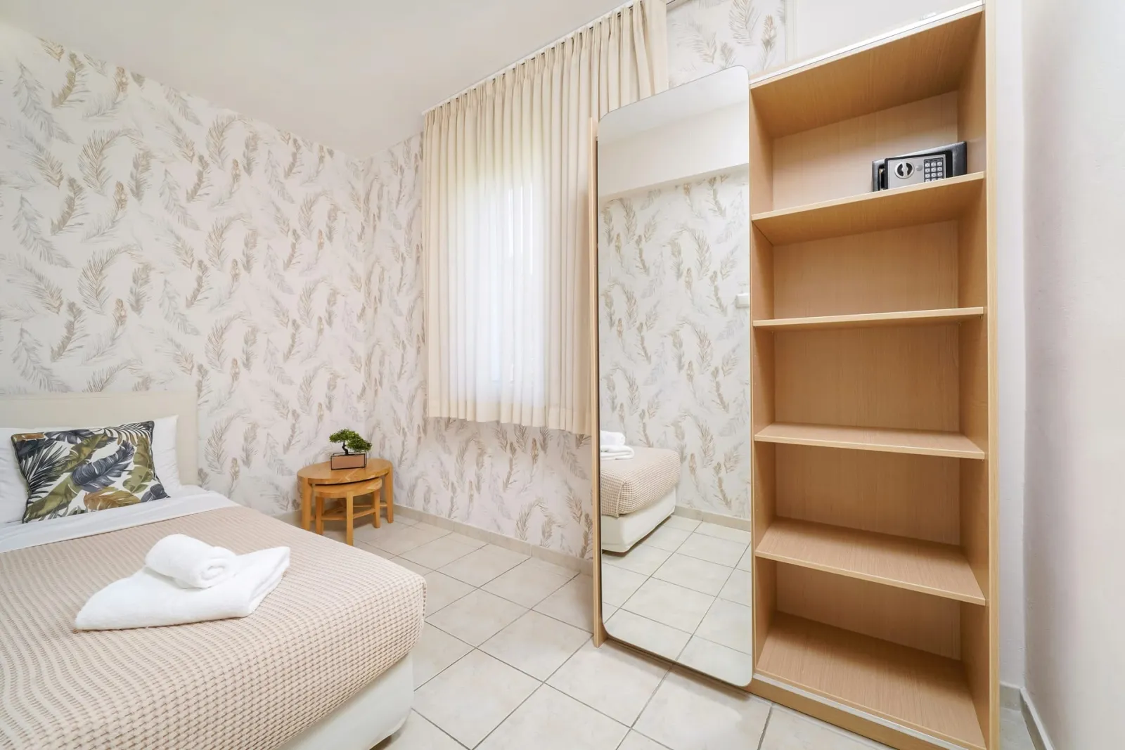Suite with mountain view