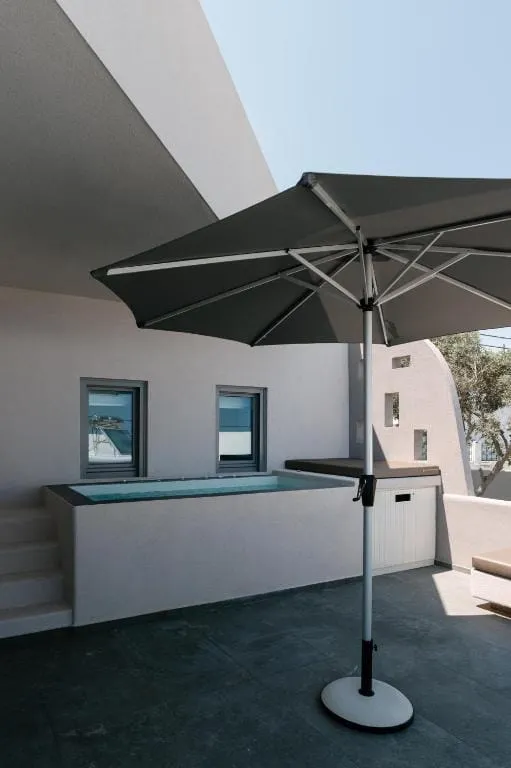Deluxe Suite with Outdoor Hot Tub and Sea View