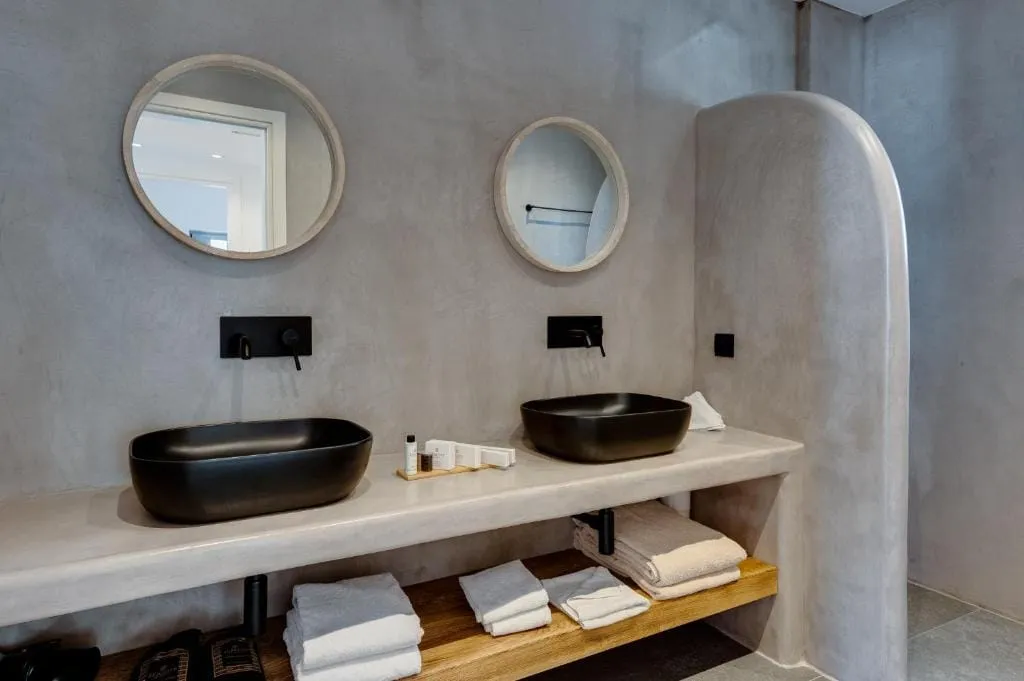 Deluxe Suite with Outdoor Hot Tub and Sea View