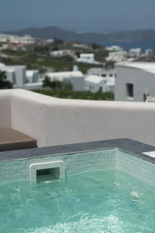 Deluxe Suite with Outdoor Hot Tub and Sunset View