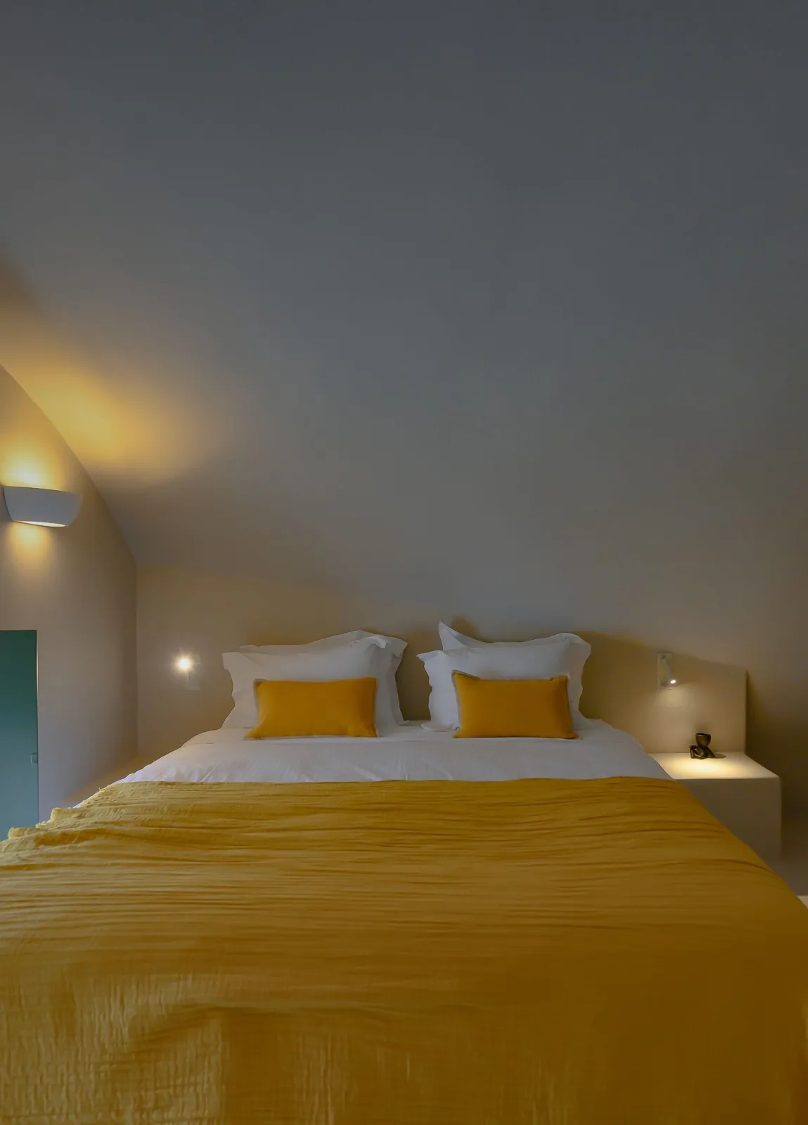 “Water” Family Cave Suite
