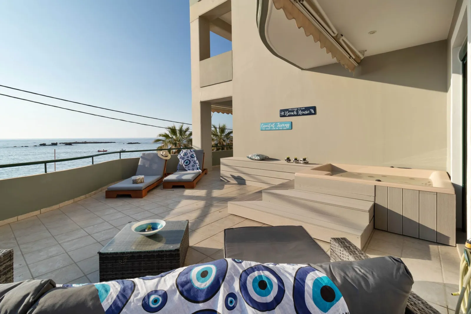 Elia Beach Deluxe Apartment
