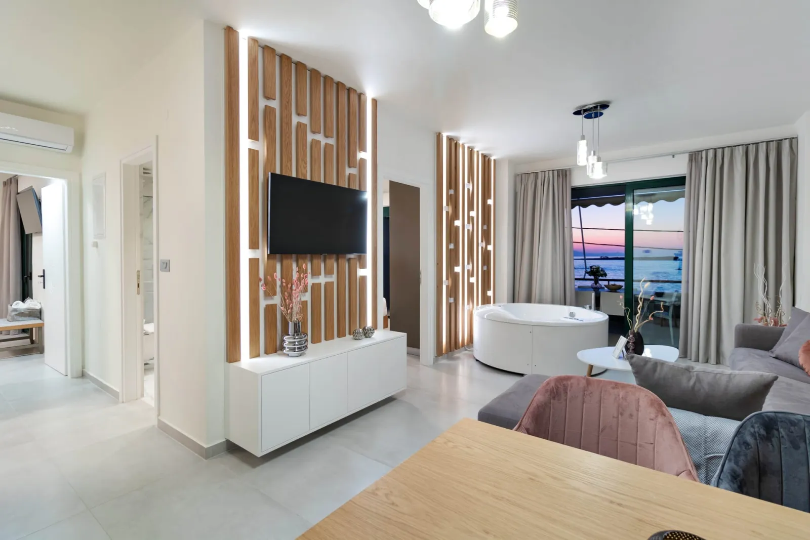 Elia Beach Deluxe Apartment