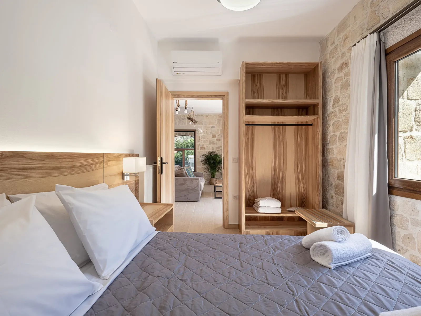Elia Rustic Apartment Theriso with terrace
