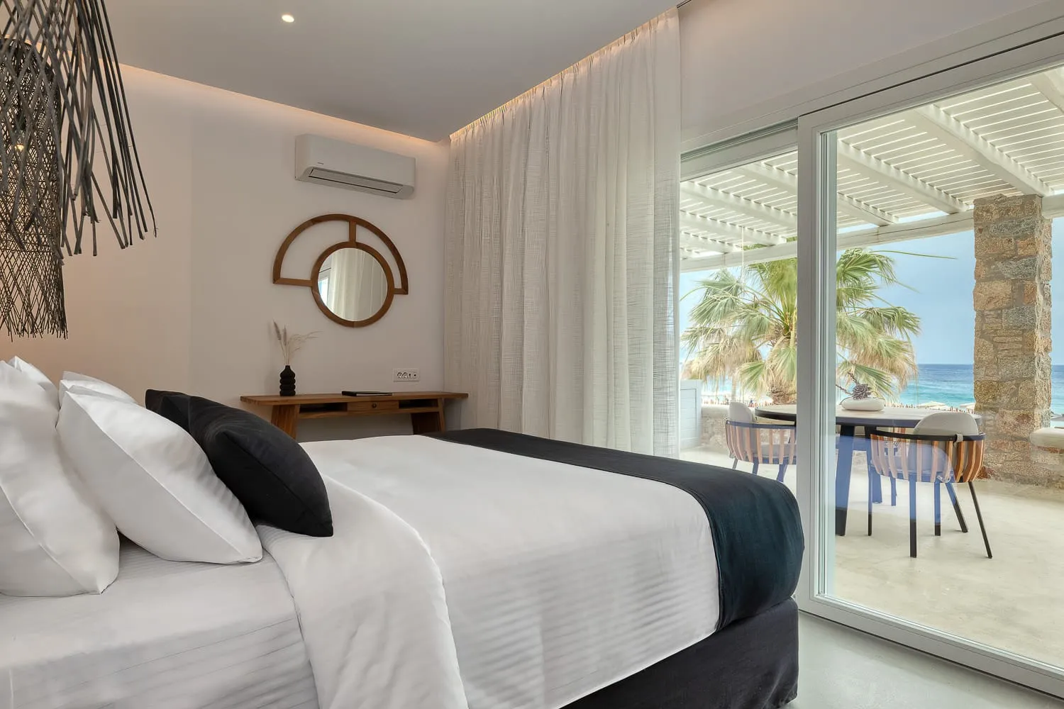 Luxury Two Bedrooms Apartment Beach Front