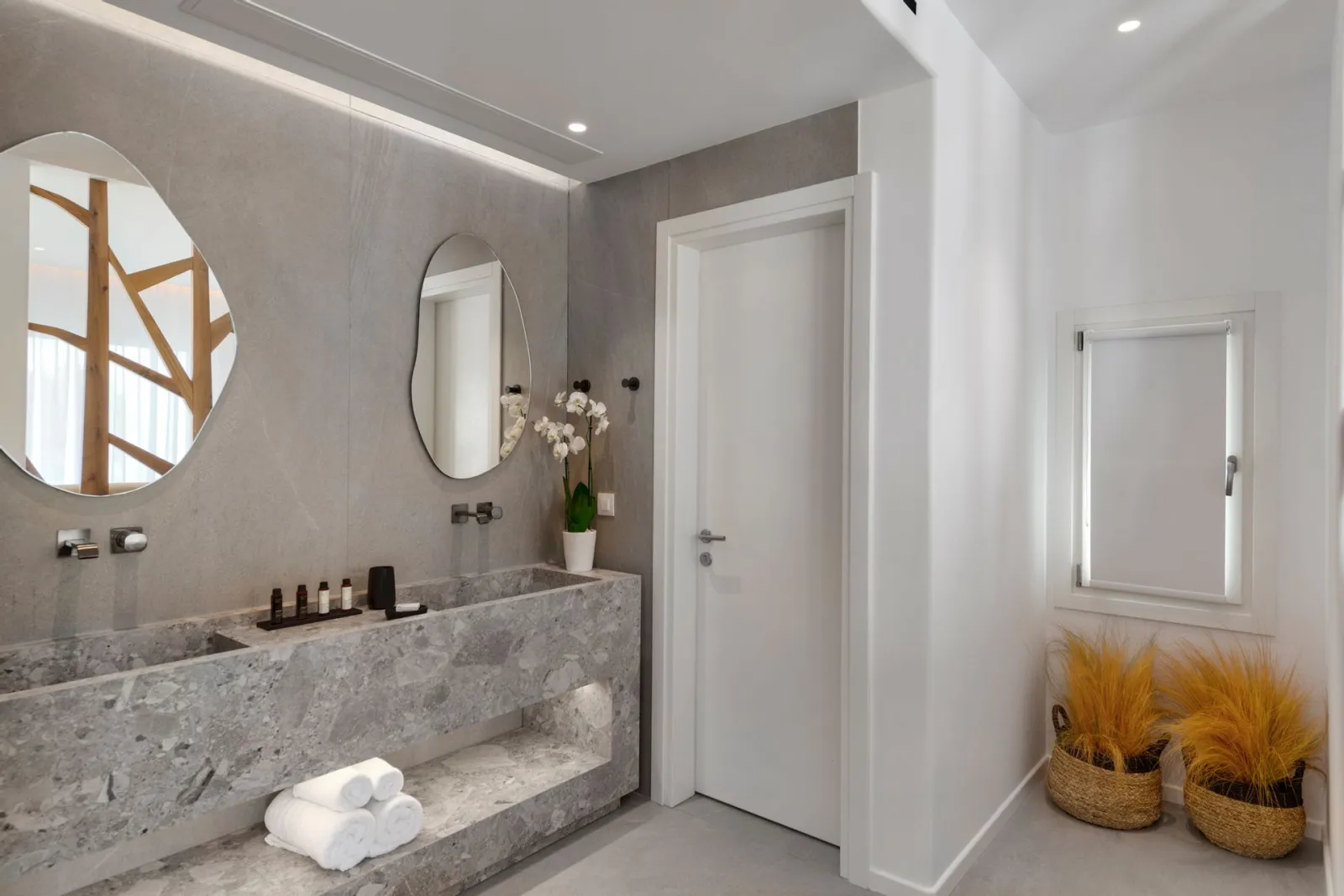 Prestige Junior Suite with Sea &amp; Pool View