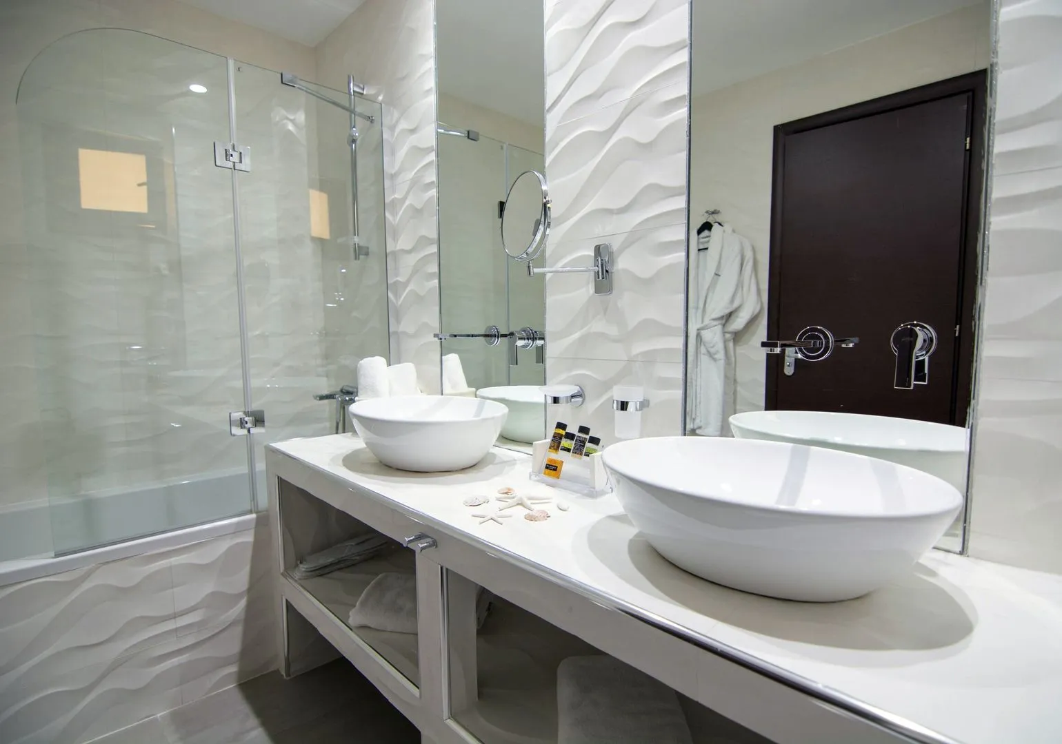 Deluxe Double Front Sea View