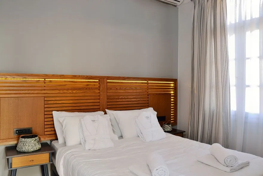 One Bedroom Suite with Sea view