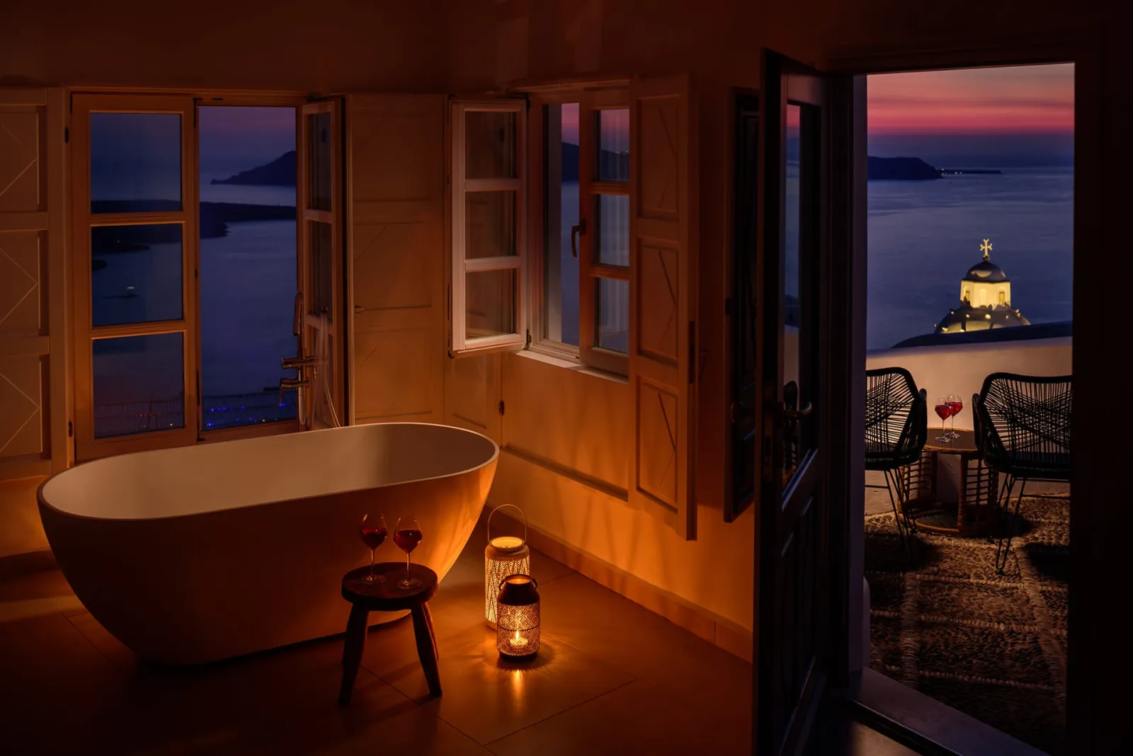 Honeymoon Suite with Caldera View