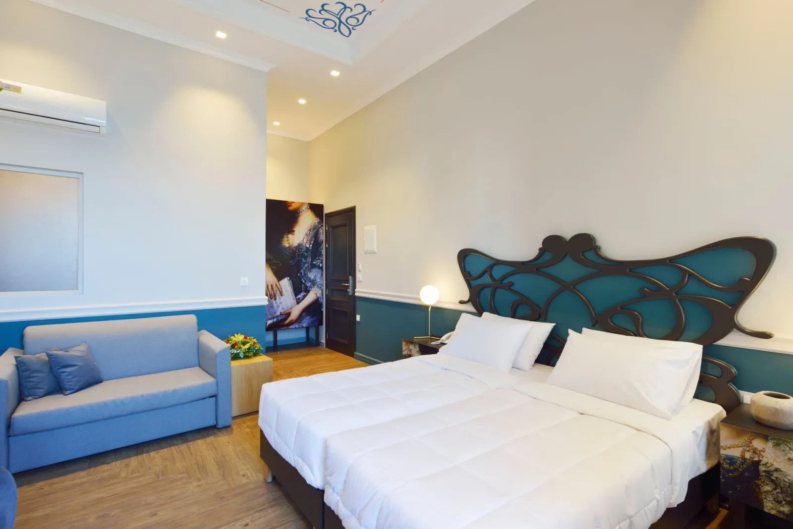 Deluxe Room with Sea view and balcony