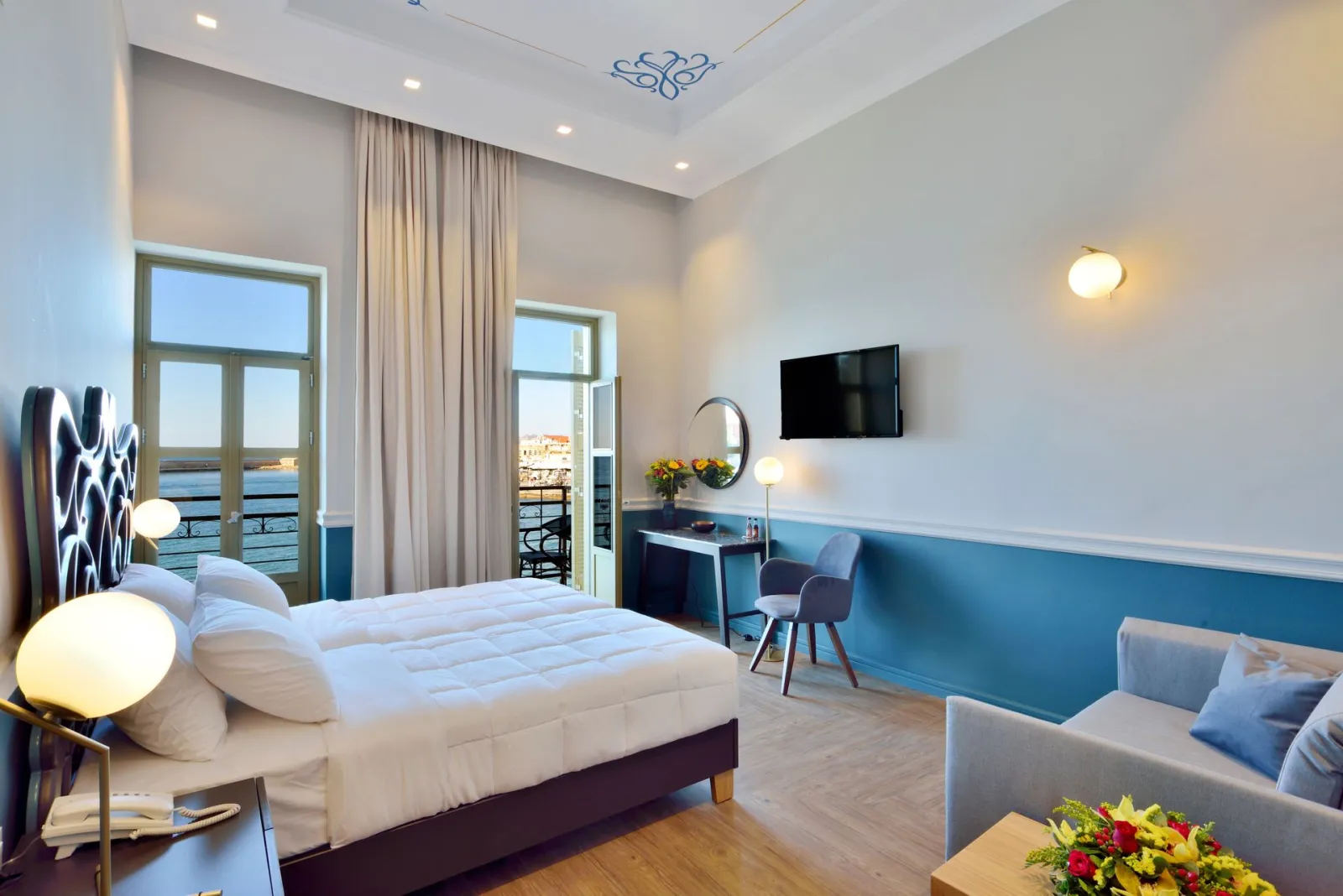 Deluxe Room with Sea view and balcony