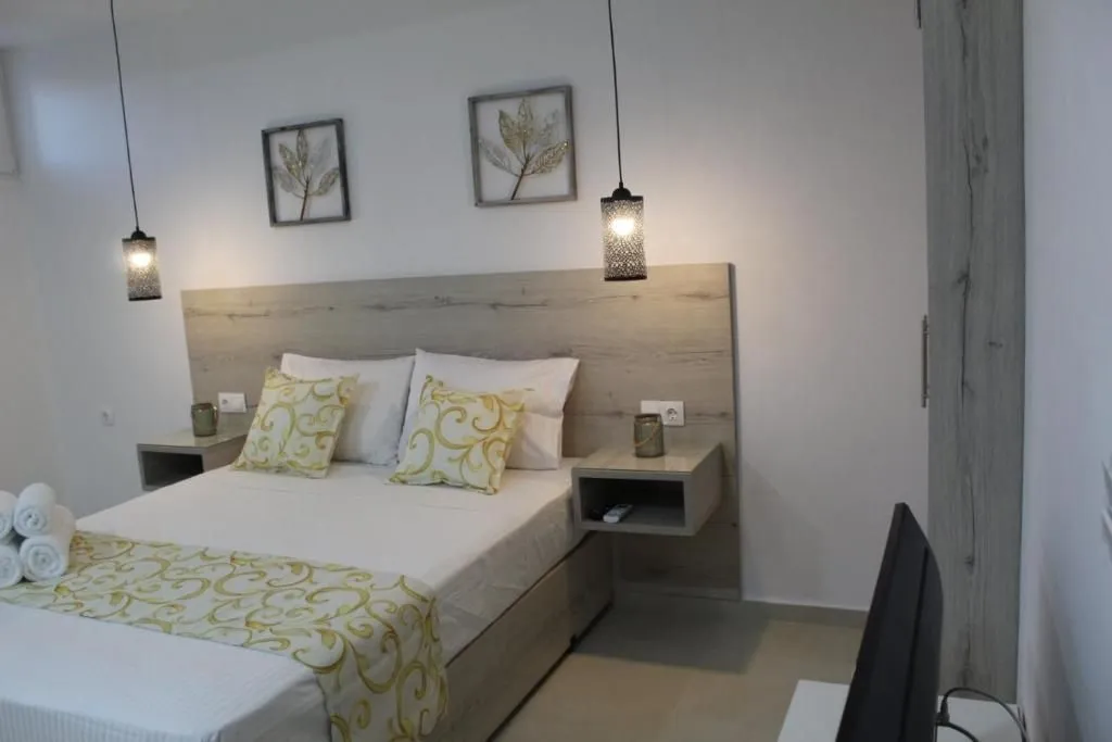 Semi-Βasement Studio Double bed