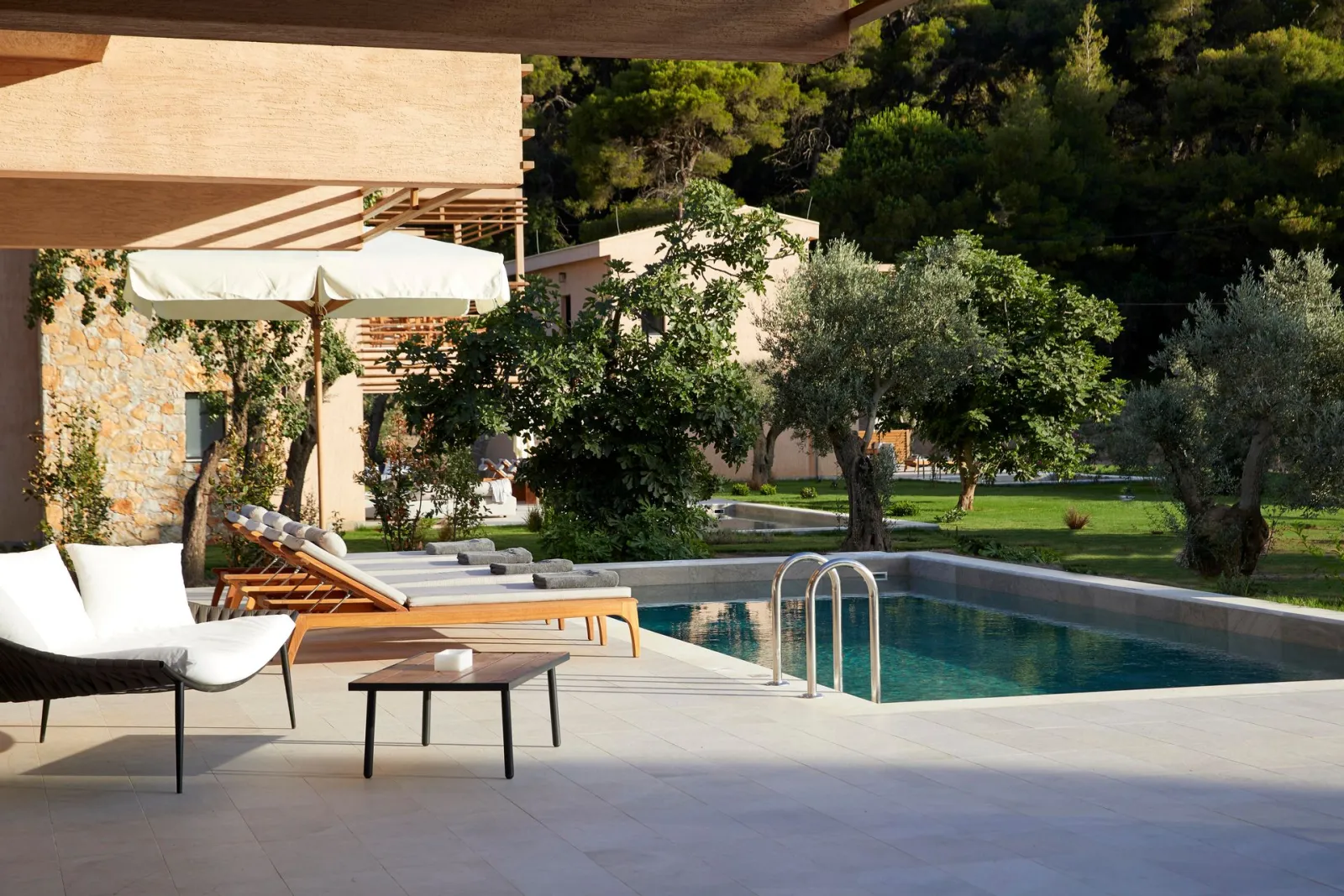 The Swan Villa | Nest Grove Rooms Villas &amp; Suites