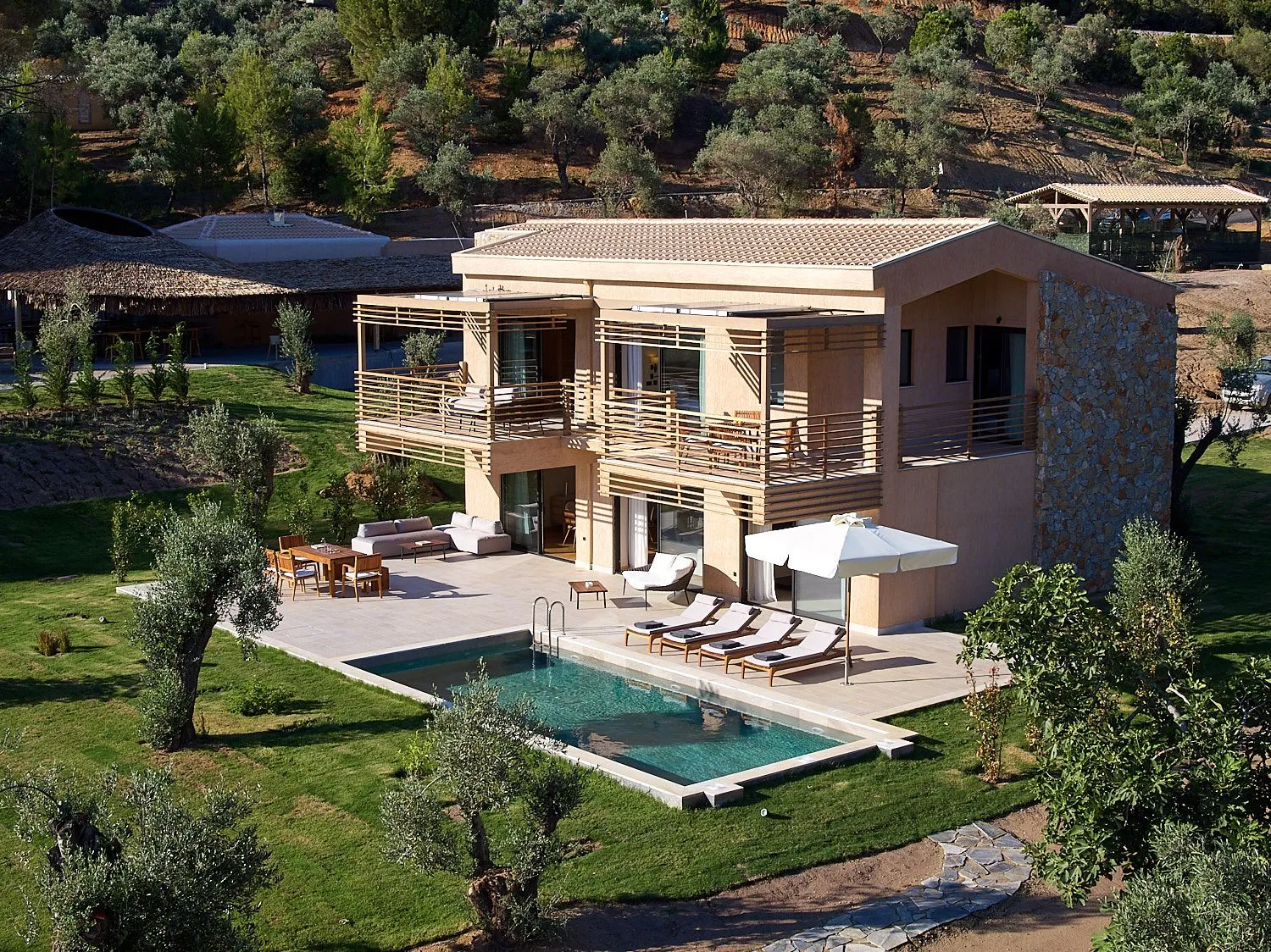 The Swan Villa | Nest Grove Rooms Villas &amp; Suites