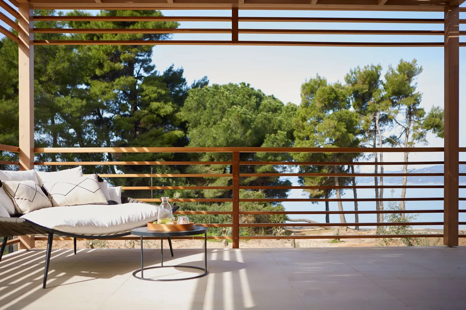 Seafront Suite Hot Tub | Nest Grove Rooms Villas &amp; Suites
