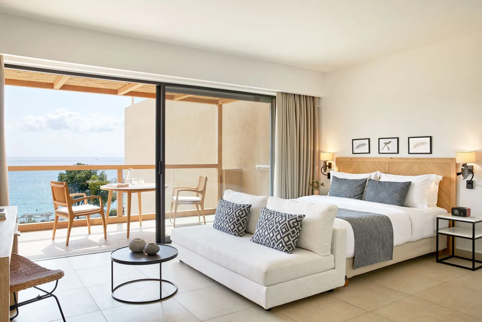 Double Supreme Deluxe | Grace Rooms & Suites