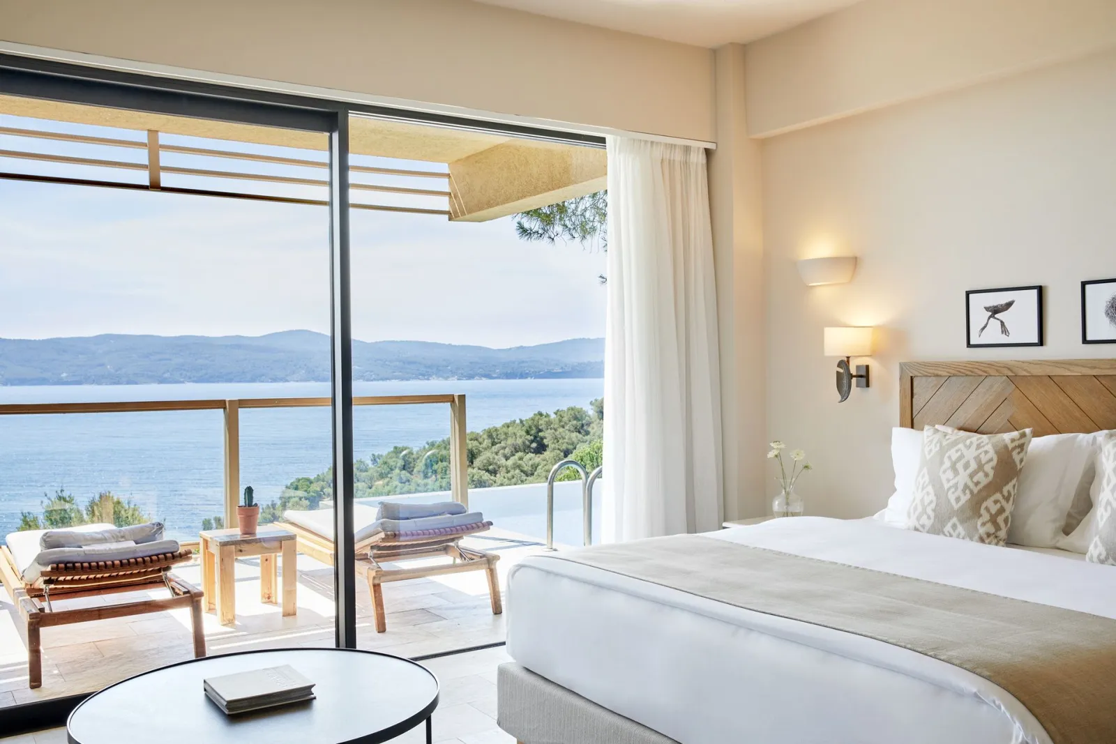 Junior Suite Private Pool | Nest Infinity Rooms &amp; Suites