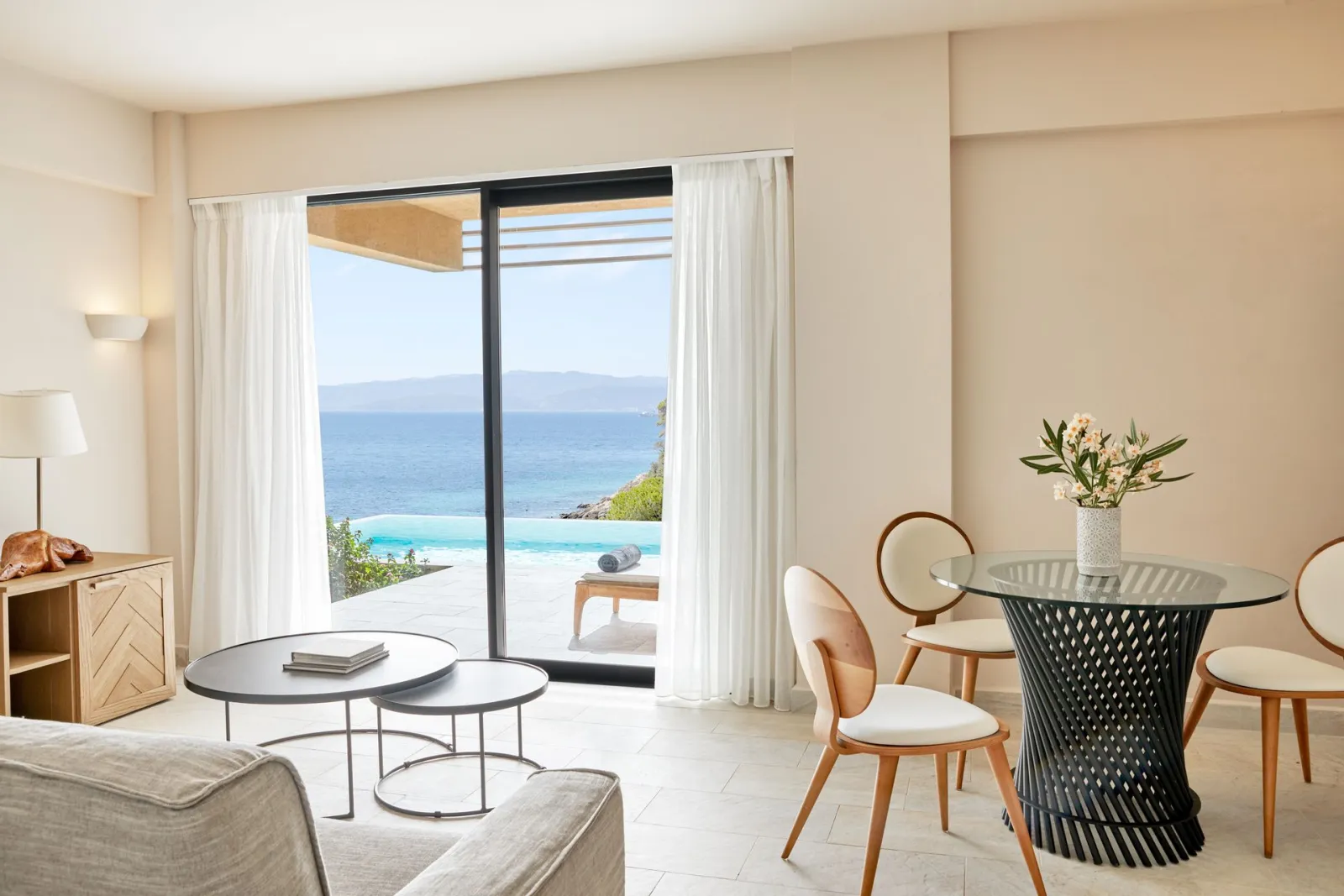 Premium Suite Private Pool | Nest Infinity Rooms &amp; Suites