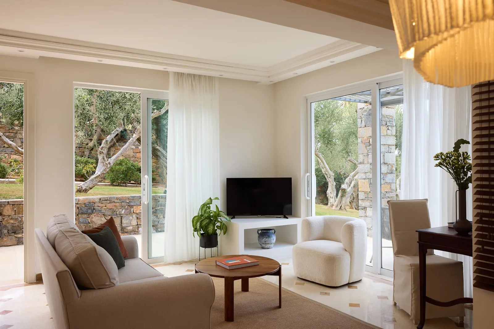 One Bedroom Deluxe Suite | Garden or Sea view