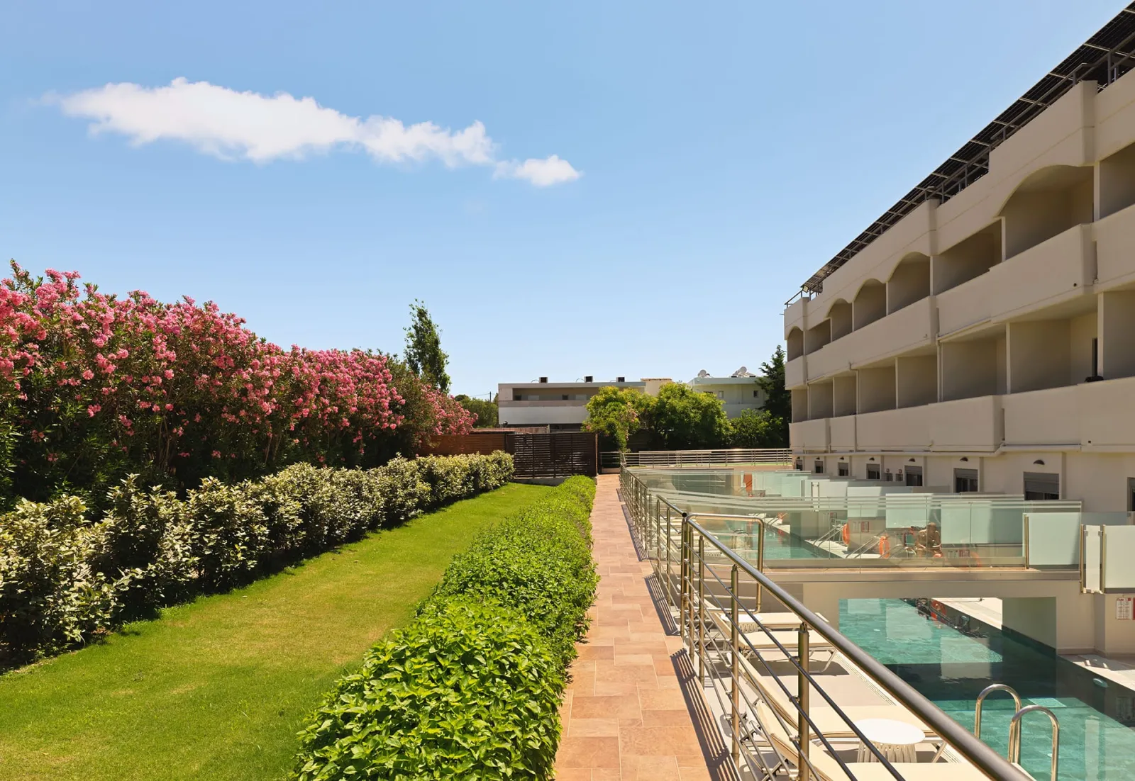Deluxe Swim Up Suite - Two Deluxe Swim Up Rooms Interconnected