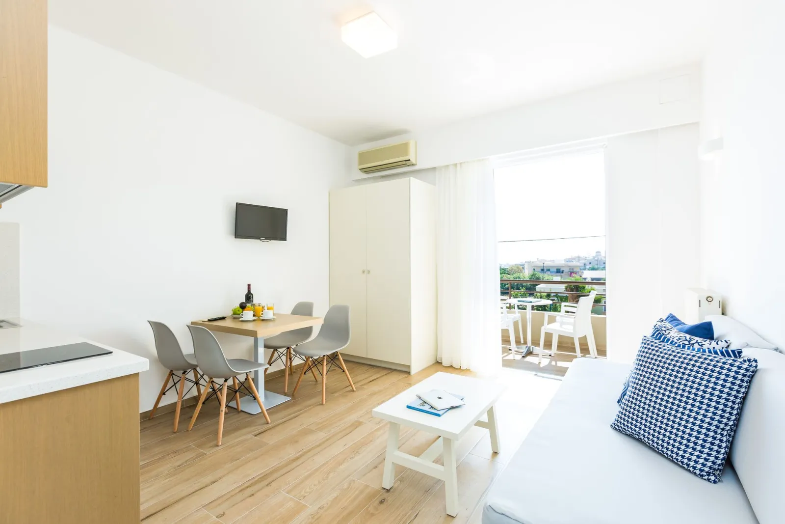 Superior One Bedroom Apartment