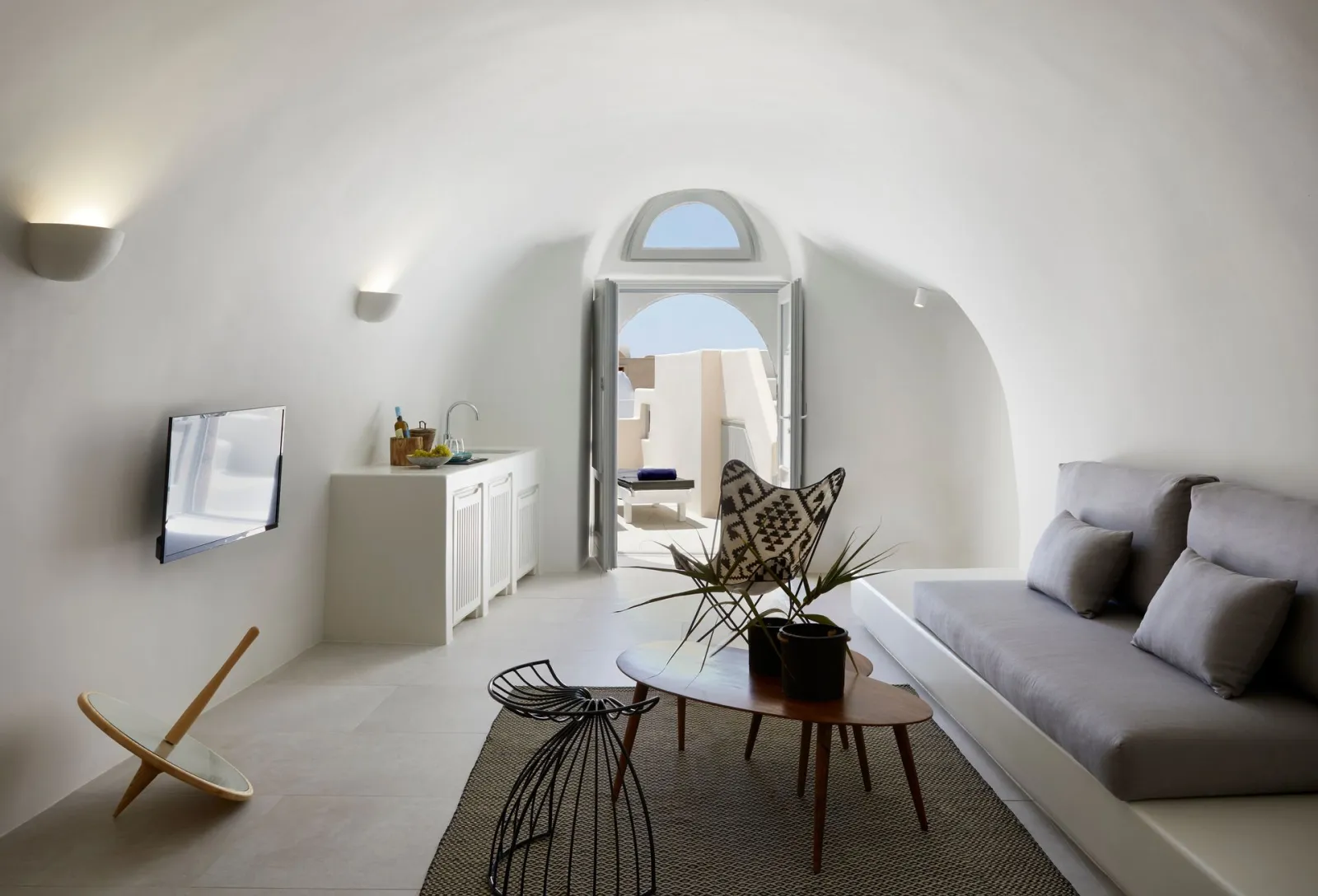 Executive One-Bedroom Cave Suite