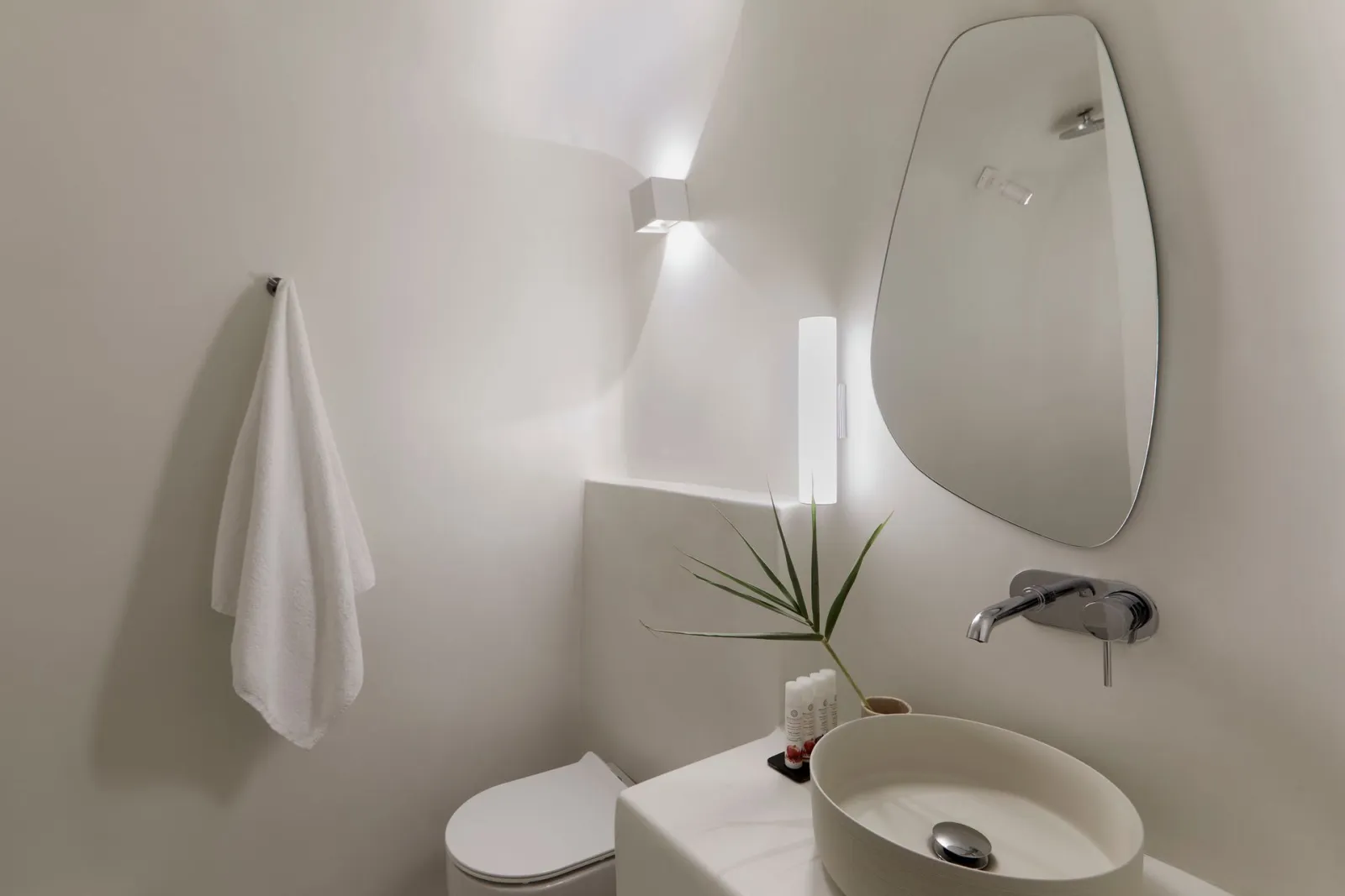 Executive One-Bedroom Cave Suite