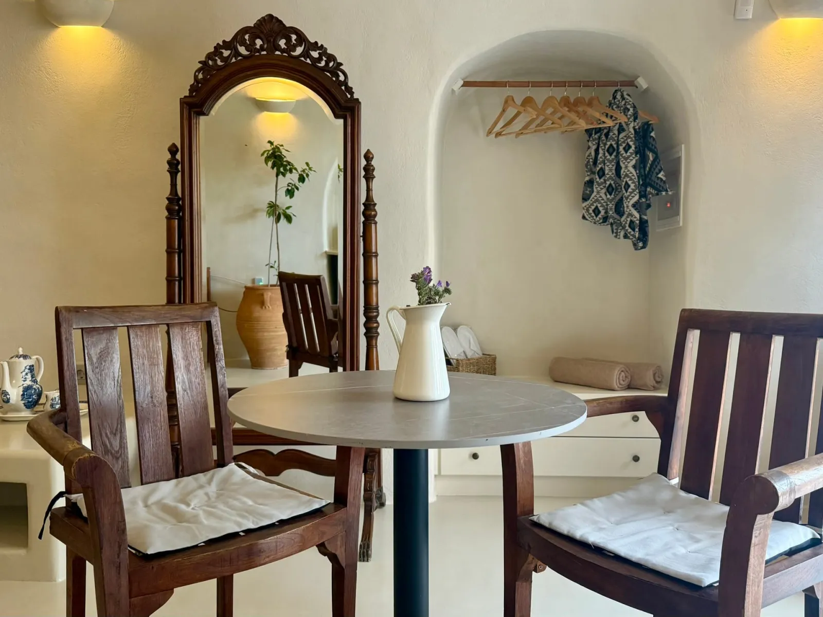 Junior Cave House with Shared Plunge Pool