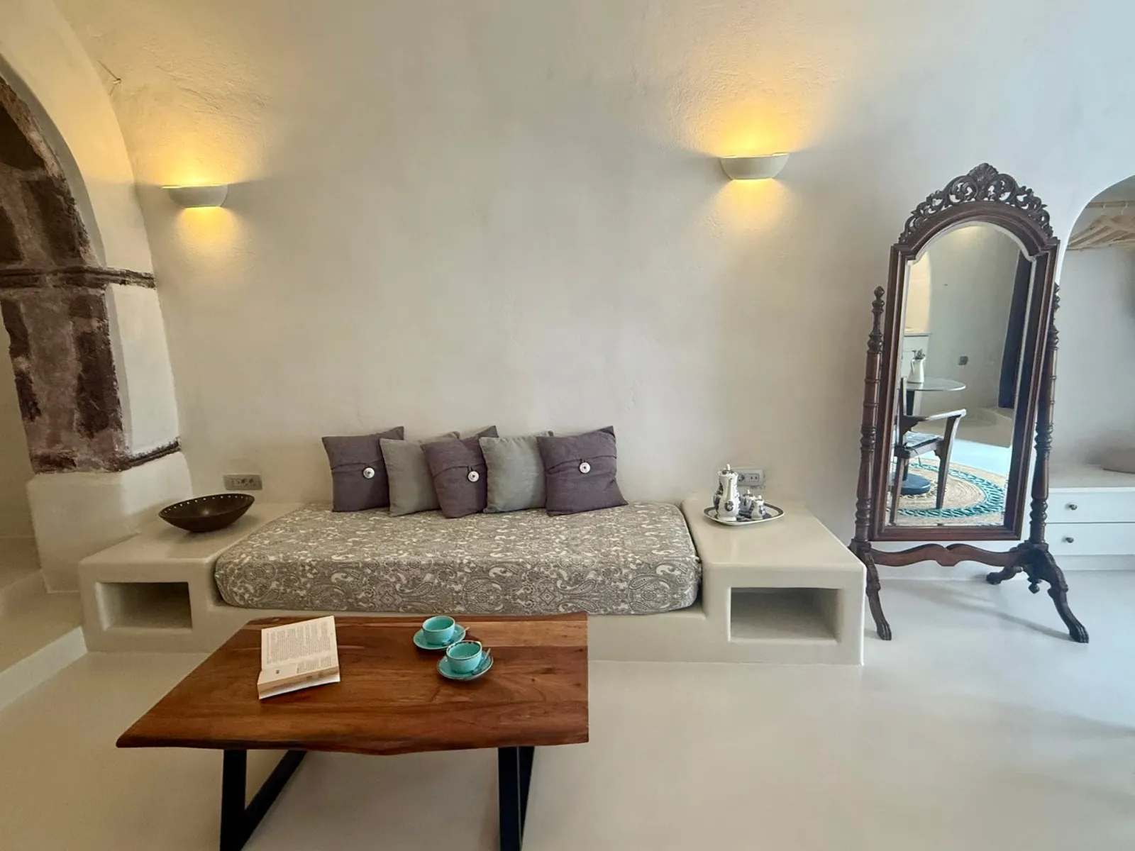 Junior Cave House with Shared Plunge Pool