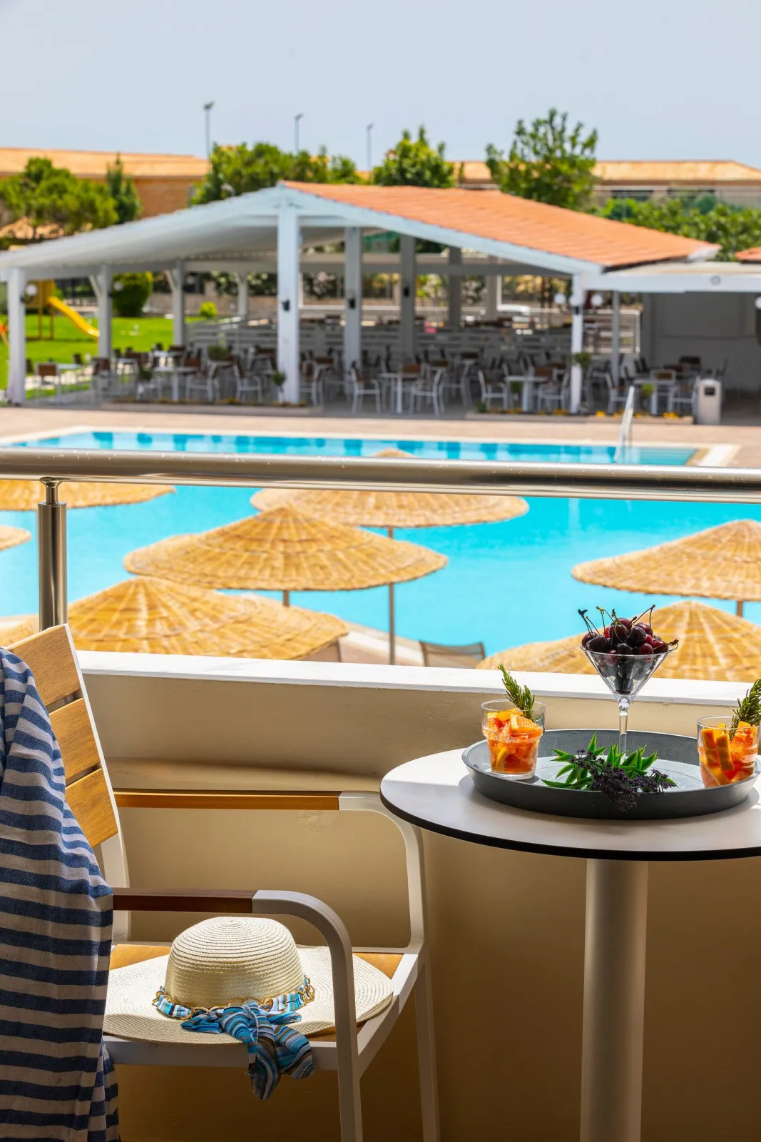 Twin Room with Pool view